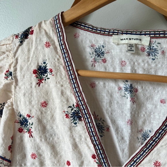 Max Studio Floral Top Medium - Picture 4 of 5